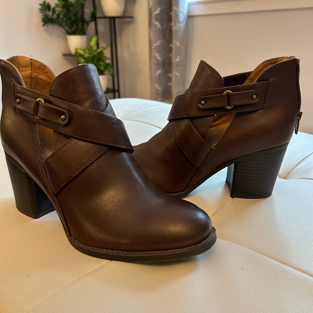 Natural Soul Brown Ankle Boots